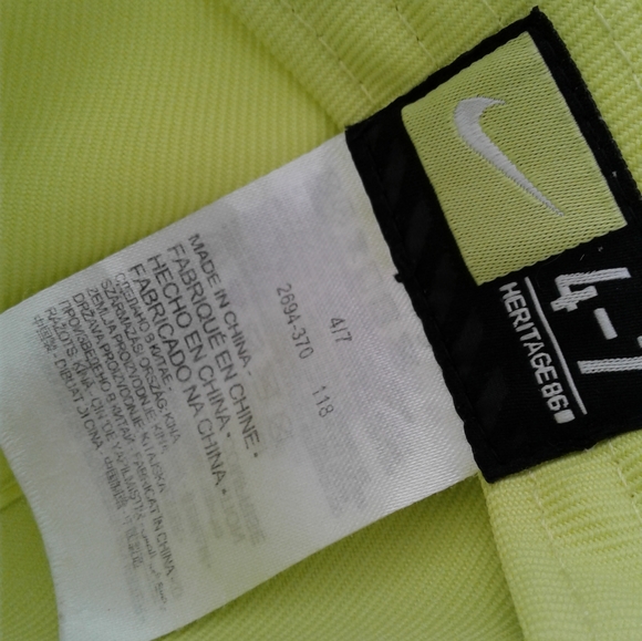 Nike Swoosh Neon Yellow Cap Adjustable Boys Baseball Cap Hat Size 4-7 - Picture 4 of 5